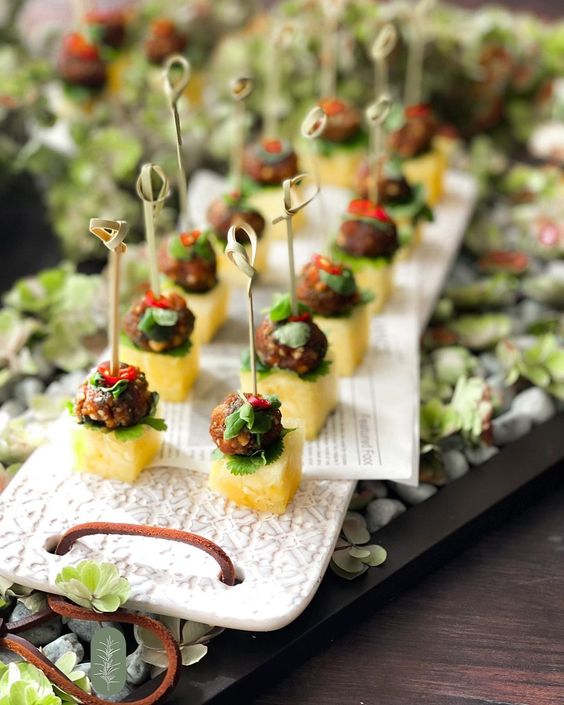 canapes plating