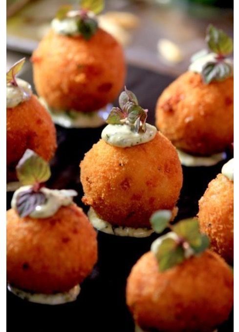 canapes plating